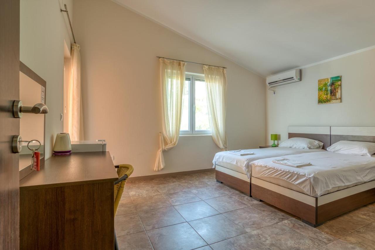 Apartmani Bronhi Sutomore Ngoại thất bức ảnh