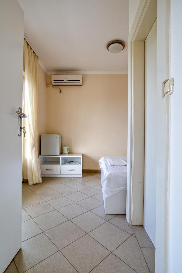 Apartmani Bronhi Sutomore Ngoại thất bức ảnh